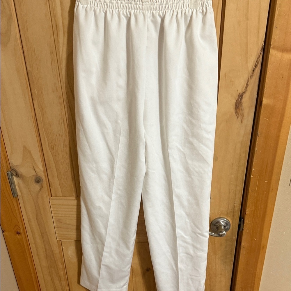 Pykettes Elegant White Women's Pantsuit - Picture 2 of 4